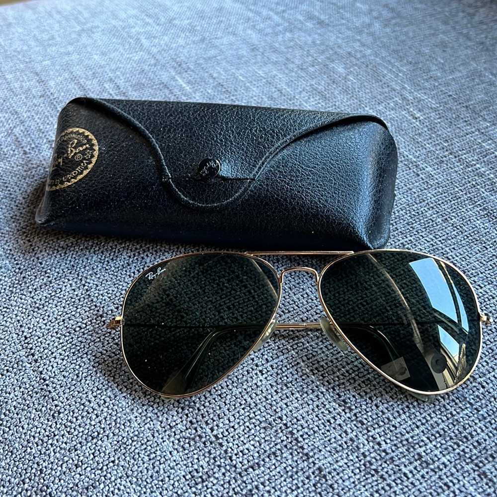 Ray ban aviators gold frame